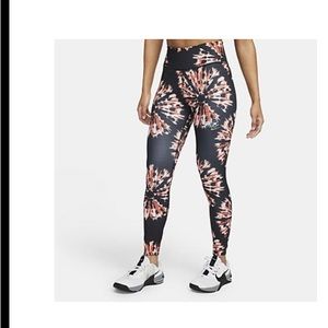Nike One lux resort leggings size S